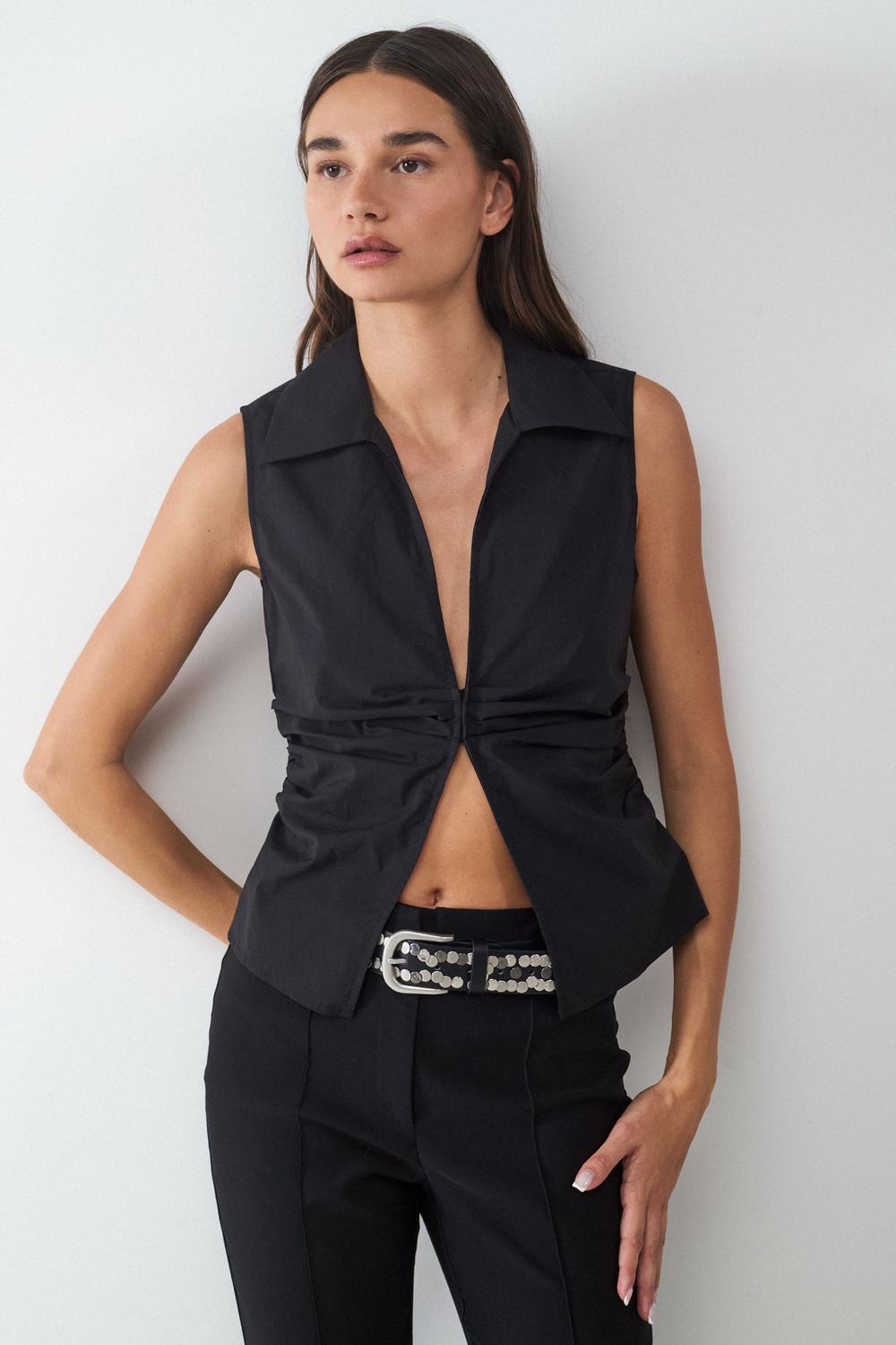 model_shot-front